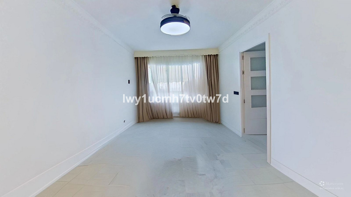 Se vende Apartamento Planta Media de 3 dormitorios en Costa Del Sol, Málaga, España