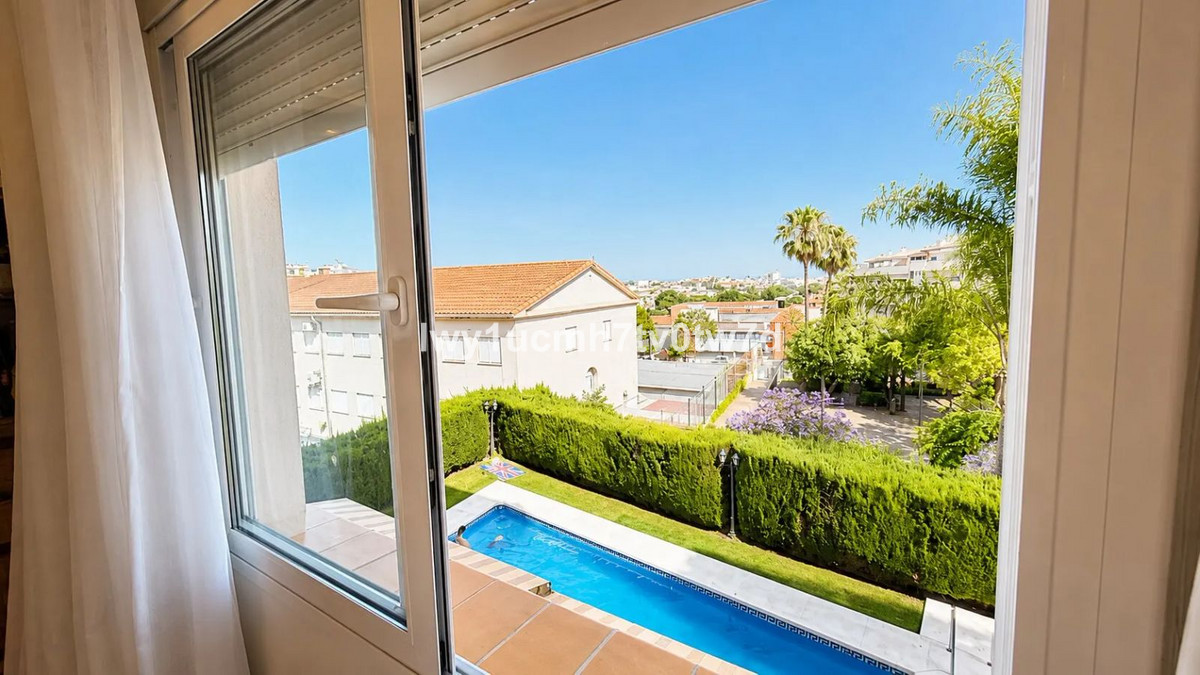 Se vende Apartamento Planta Media de 3 dormitorios en Costa Del Sol, Málaga, España