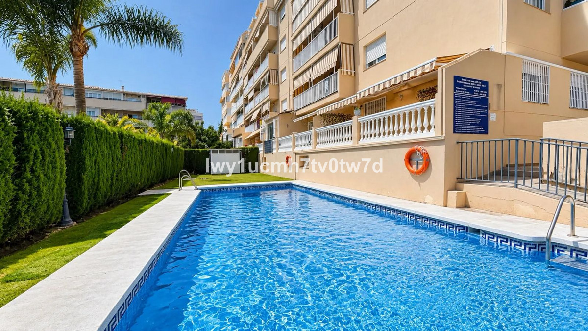 Se vende Apartamento Planta Media de 3 dormitorios en Costa Del Sol, Málaga, España