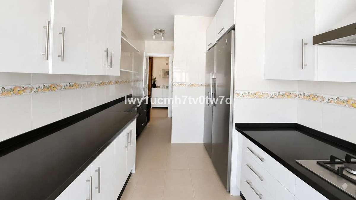 Se vende Apartamento Planta Media de 3 dormitorios en Costa Del Sol, Málaga, España