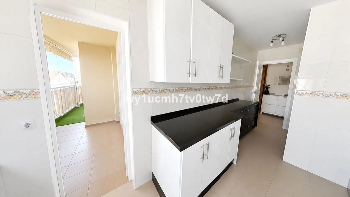 Se vende Apartamento Planta Media de 3 dormitorios en Costa Del Sol, Málaga, España