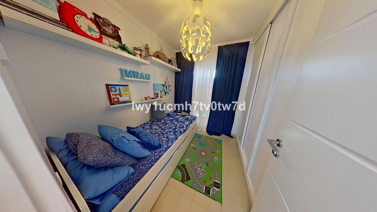Se vende Apartamento Planta Media de 3 dormitorios en Costa Del Sol, Málaga, España
