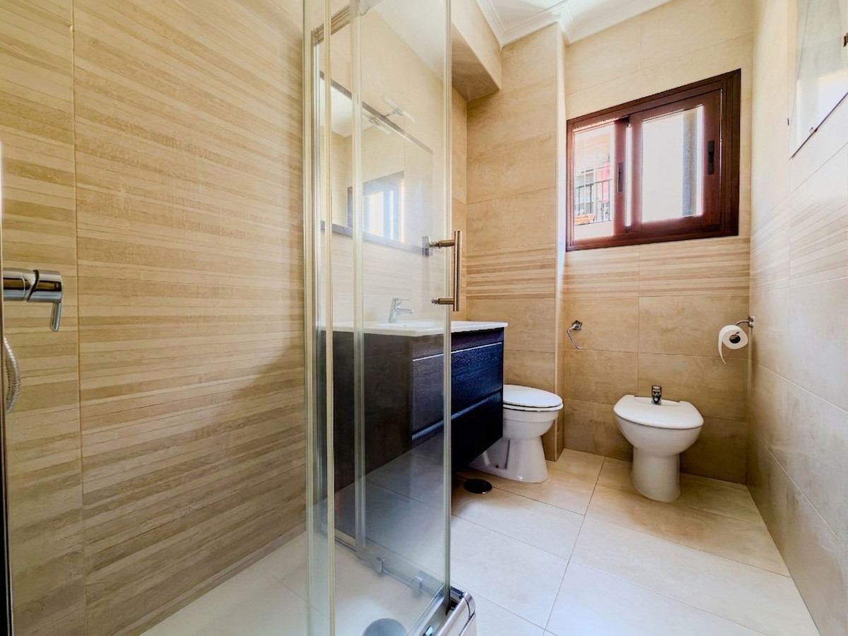 Se vende Apartamento Planta Media de 3 dormitorios en Costa Del Sol, Málaga, España