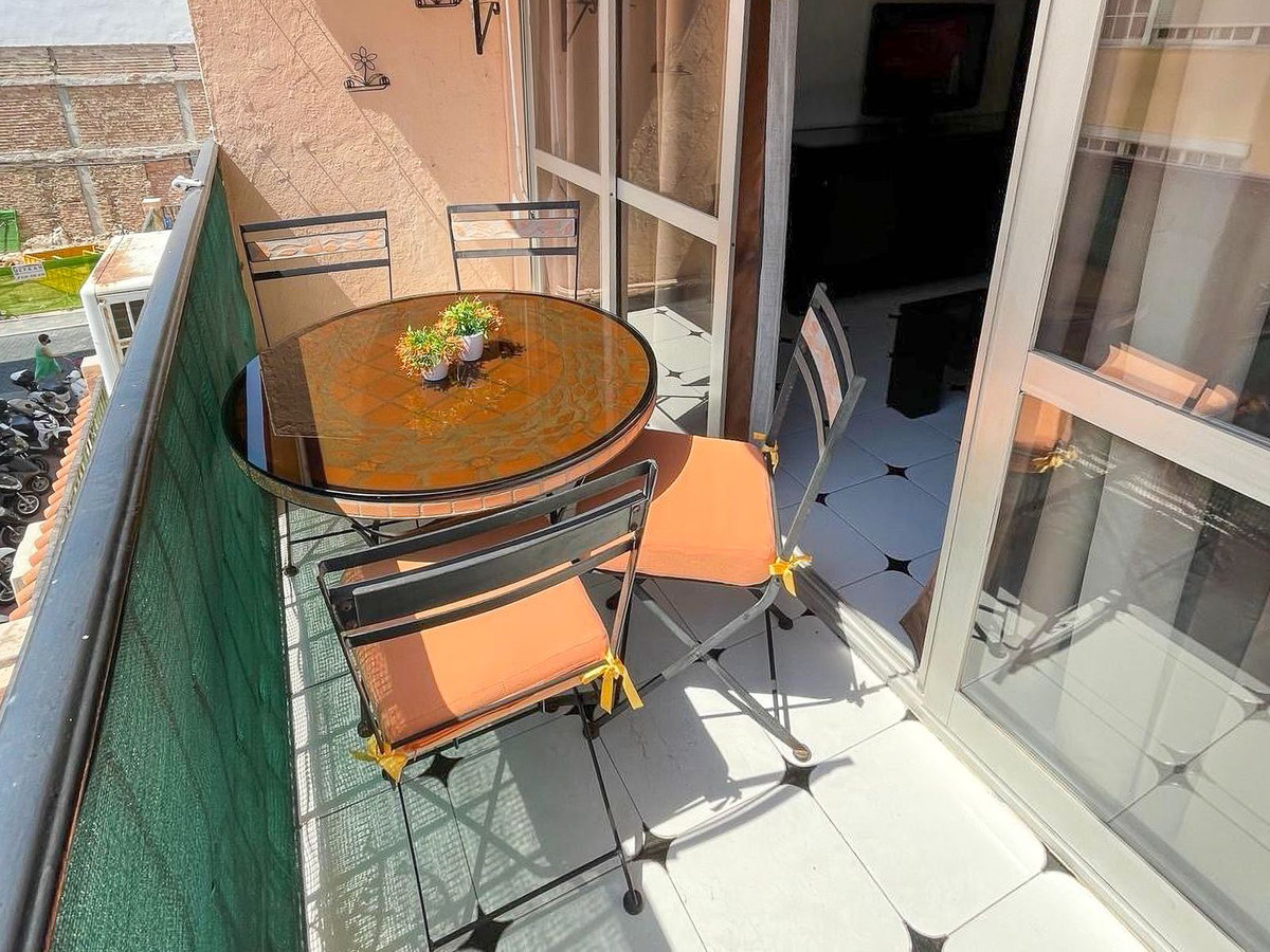Se vende Apartamento Planta Media de 3 dormitorios en Costa Del Sol, Málaga, España