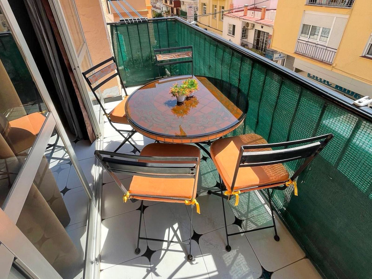 Se vende Apartamento Planta Media de 3 dormitorios en Costa Del Sol, Málaga, España