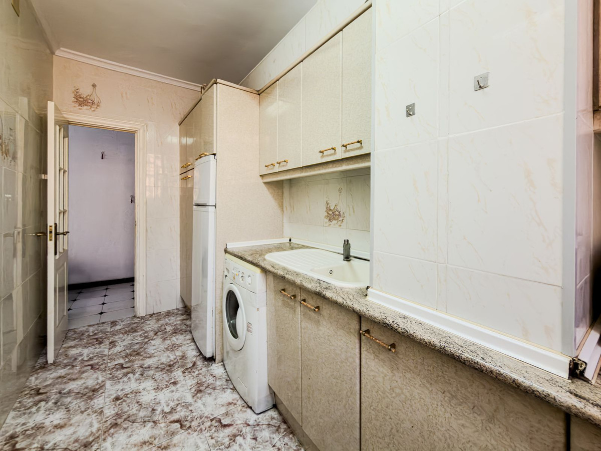Se vende Apartamento Planta Media de 3 dormitorios en Costa Del Sol, Málaga, España