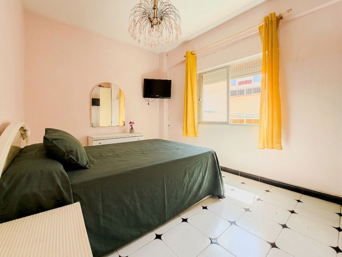 Se vende Apartamento Planta Media de 3 dormitorios en Costa Del Sol, Málaga, España