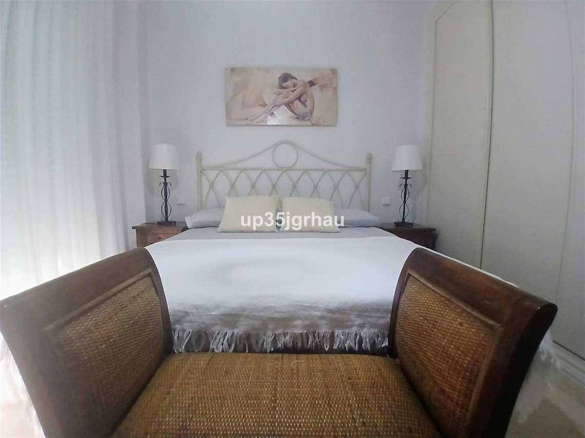 Se vende Apartamento Planta Media de 2 dormitorios en Costa Del Sol, Málaga, España
