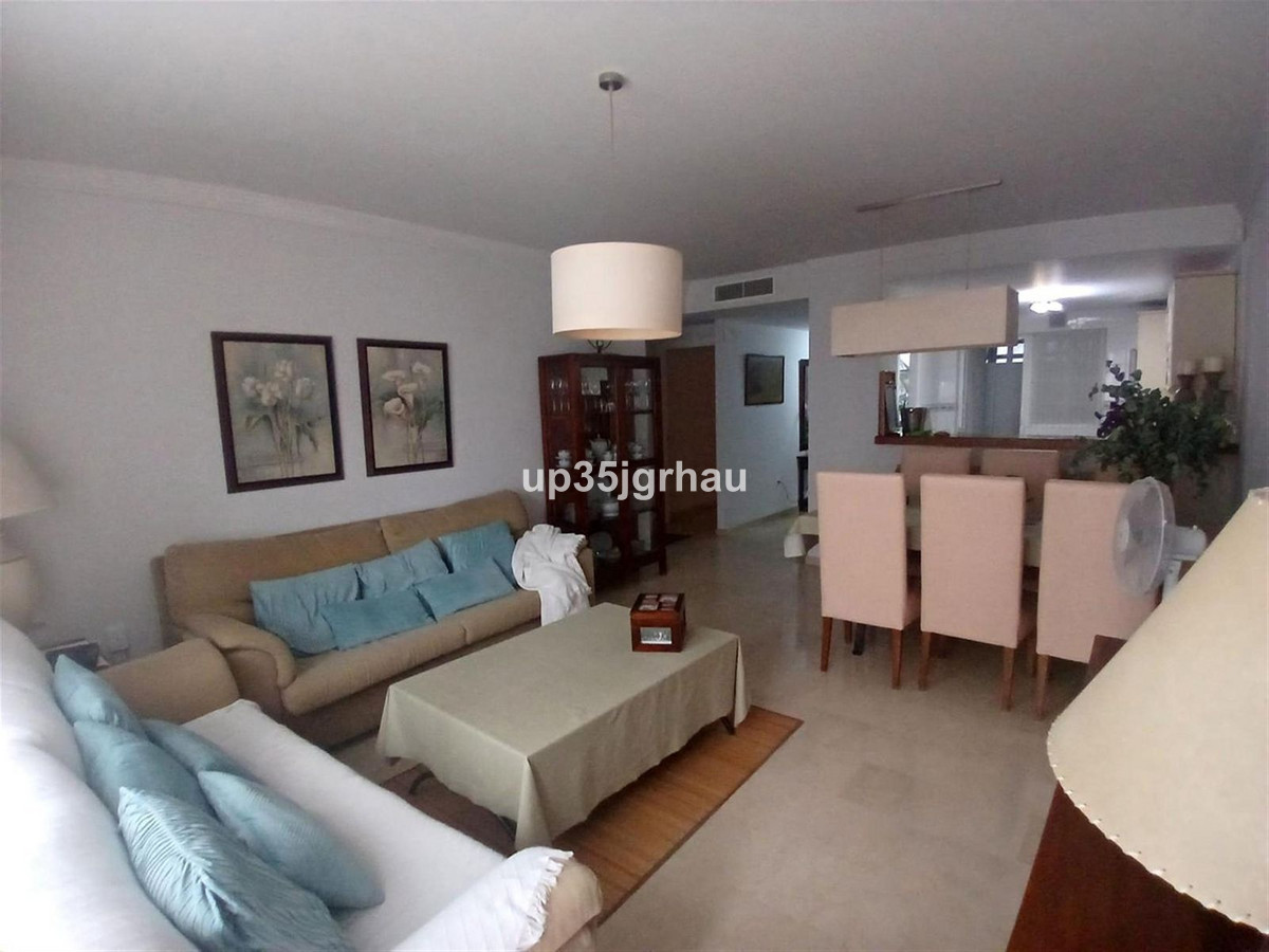 Se vende Apartamento Planta Media de 2 dormitorios en Costa Del Sol, Málaga, España