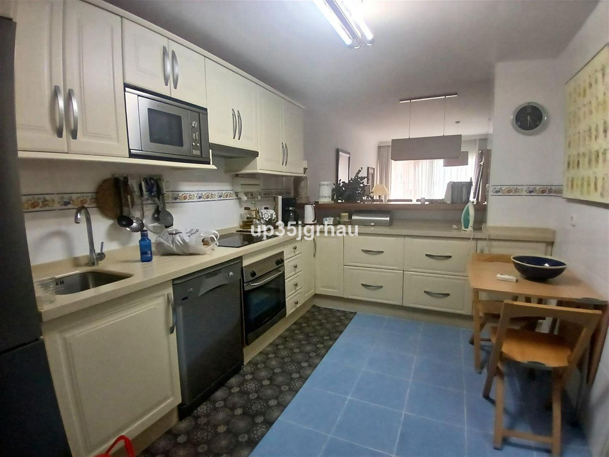 Se vende Apartamento Planta Media de 2 dormitorios en Costa Del Sol, Málaga, España