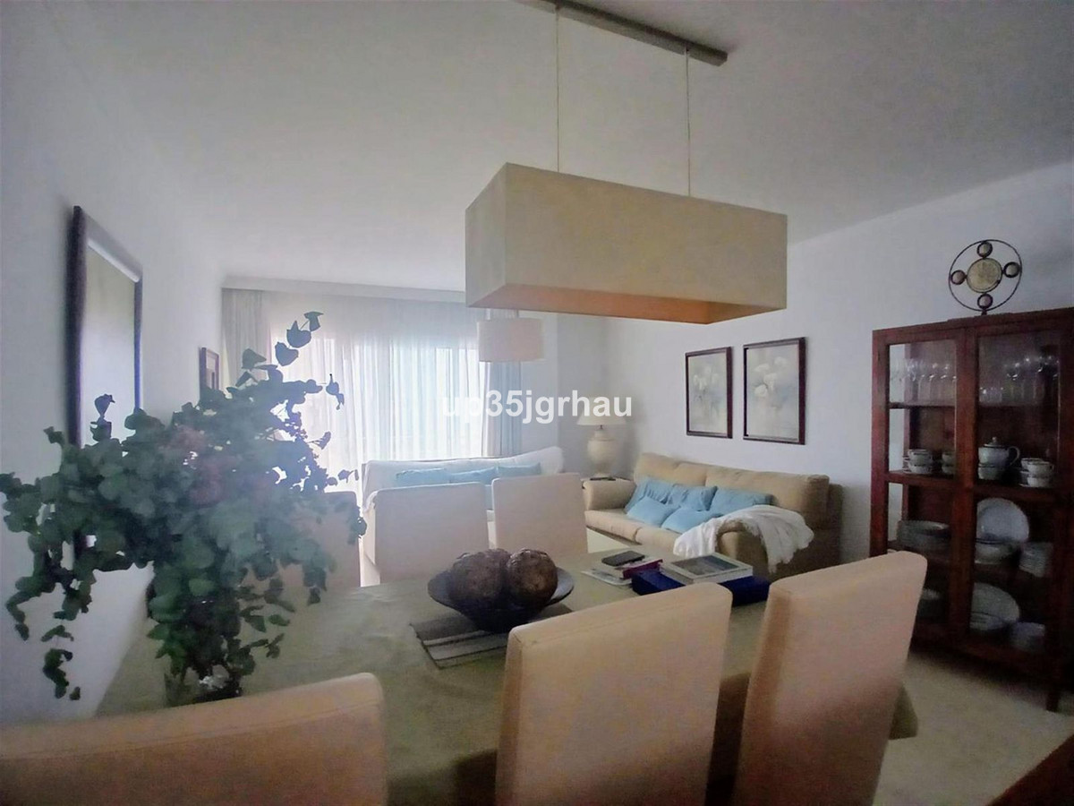 Se vende Apartamento Planta Media de 2 dormitorios en Costa Del Sol, Málaga, España