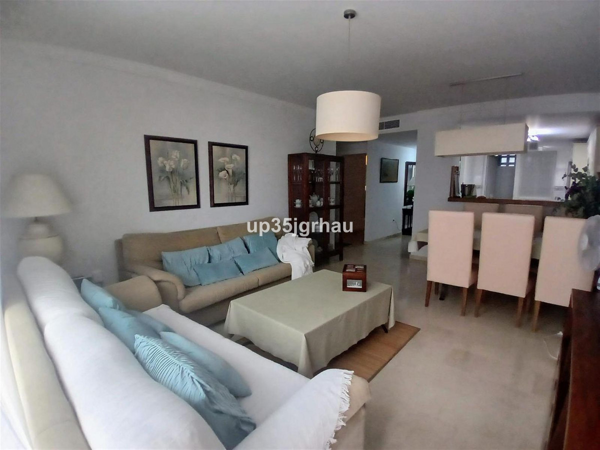 Se vende Apartamento Planta Media de 2 dormitorios en Costa Del Sol, Málaga, España