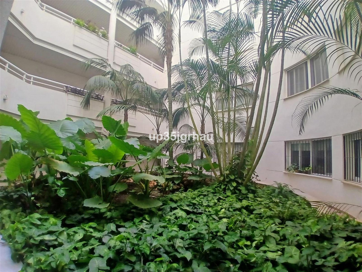 Se vende Apartamento Planta Media de 2 dormitorios en Costa Del Sol, Málaga, España