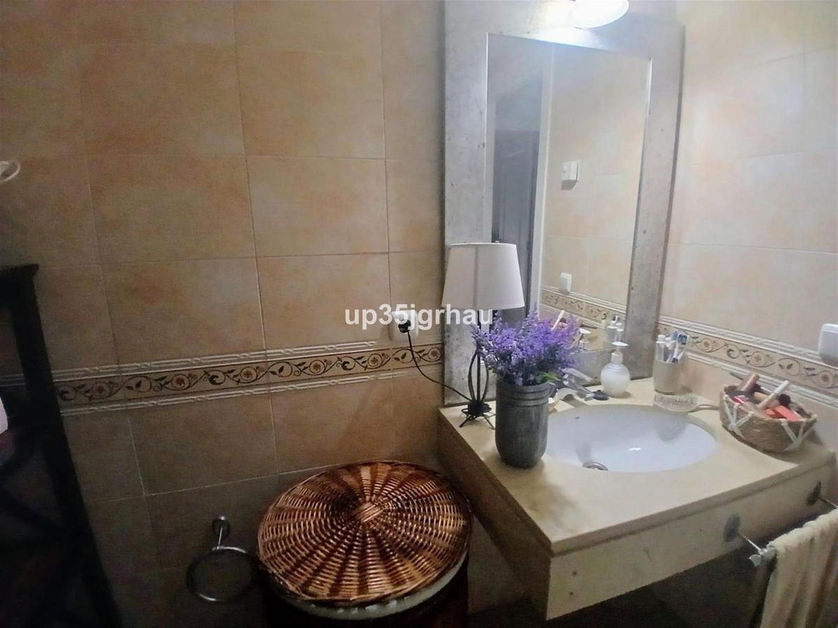Se vende Apartamento Planta Media de 2 dormitorios en Costa Del Sol, Málaga, España
