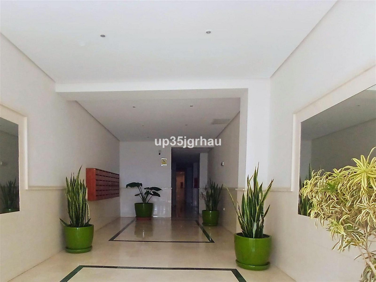 Se vende Apartamento Planta Media de 2 dormitorios en Costa Del Sol, Málaga, España