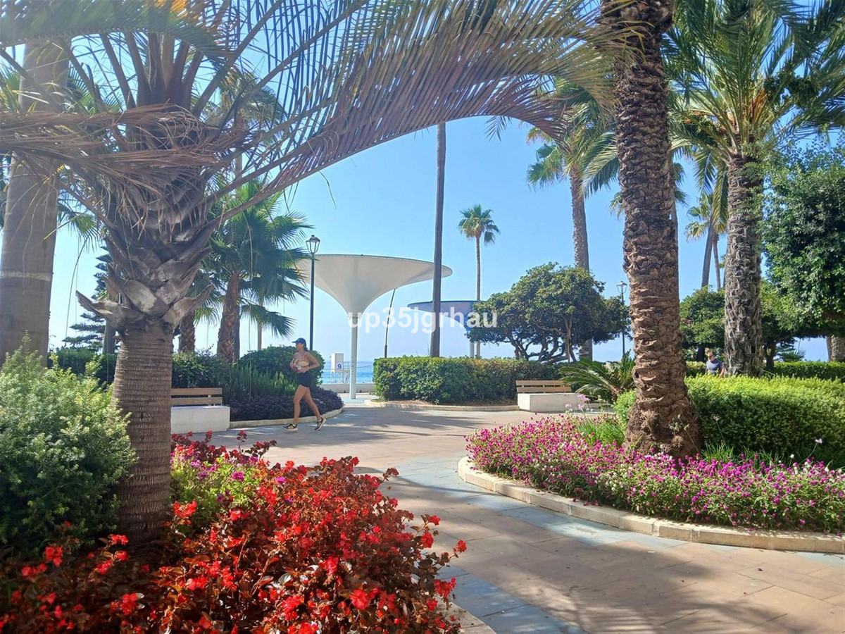 Se vende Apartamento Planta Media de 2 dormitorios en Costa Del Sol, Málaga, España