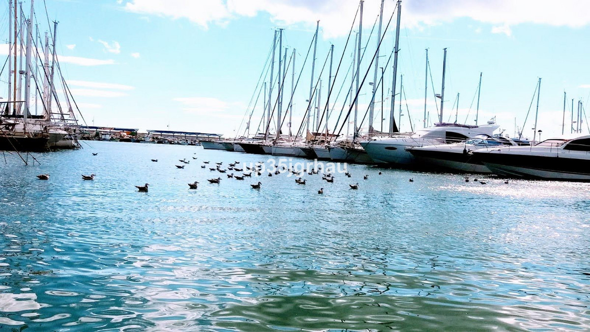 Se vende Apartamento Planta Media de 2 dormitorios en Costa Del Sol, Málaga, España