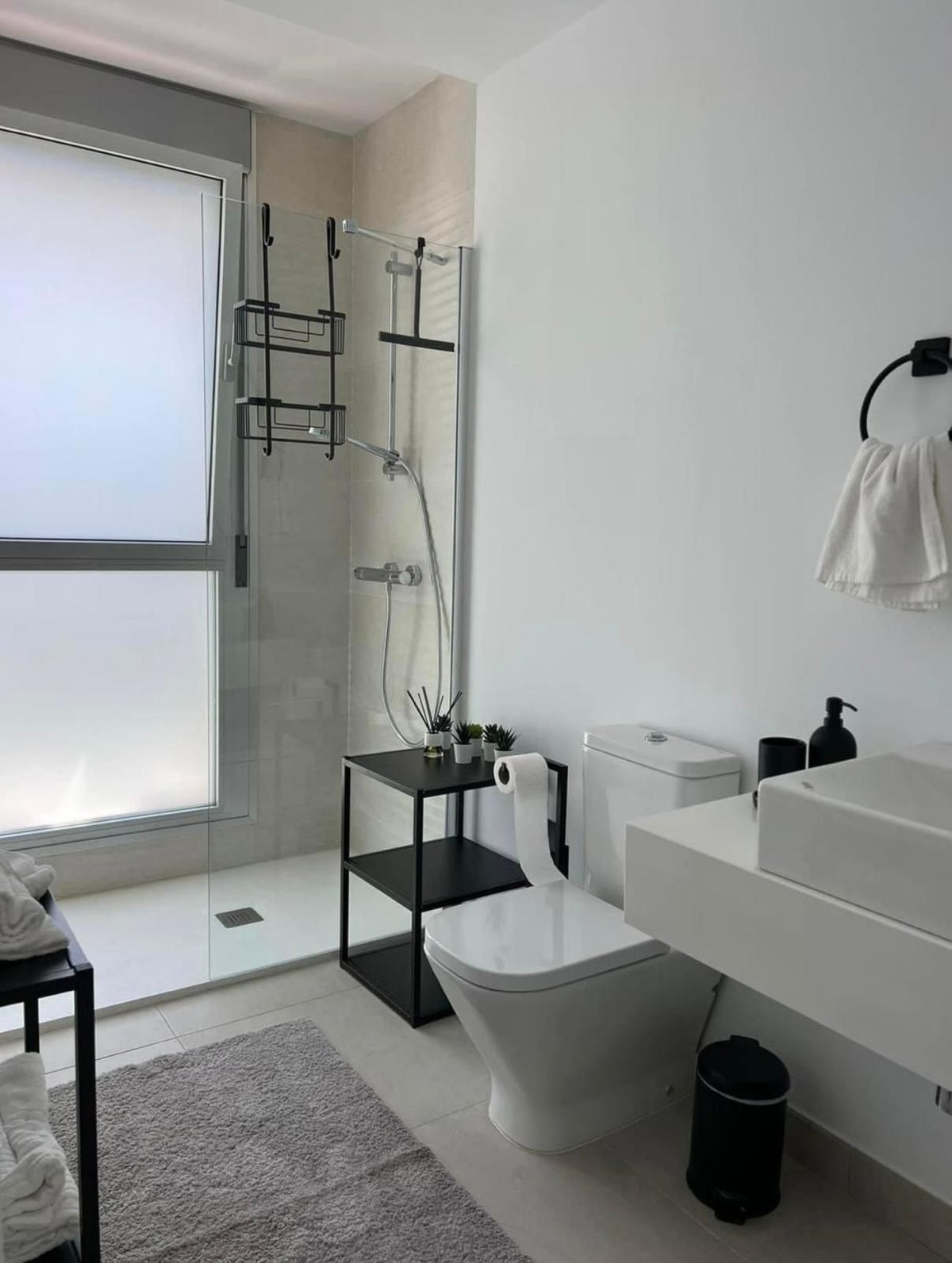 Se vende Apartamento en Planta Última de 2 dormitorios en Costa Del Sol, Málaga, España
