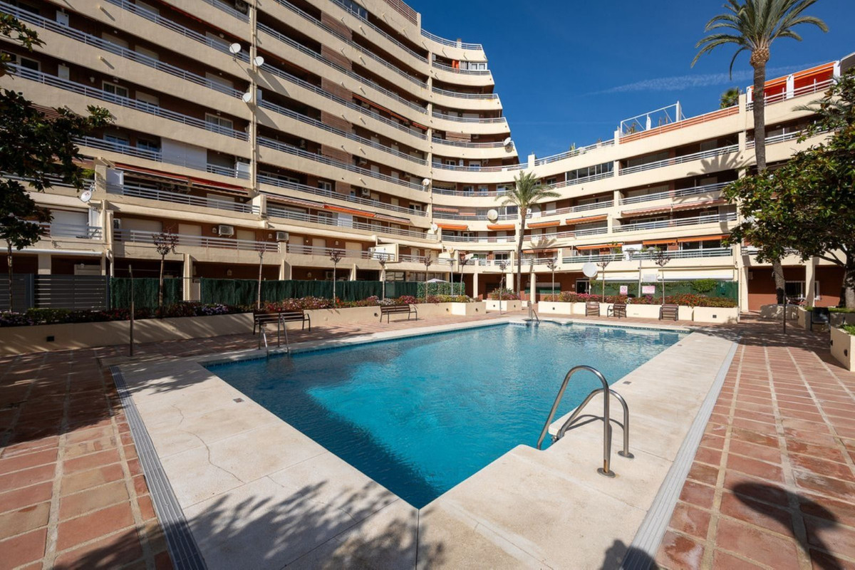 3 Bed Apartment for sale in Marbella Costa Del Sol, Málaga, Spain