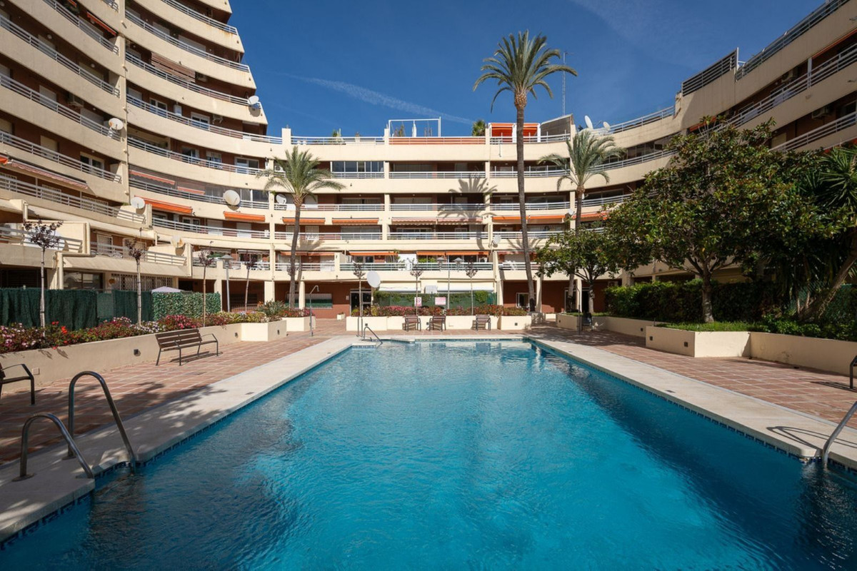 3 Bed Apartment for sale in Marbella Costa Del Sol, Málaga, Spain