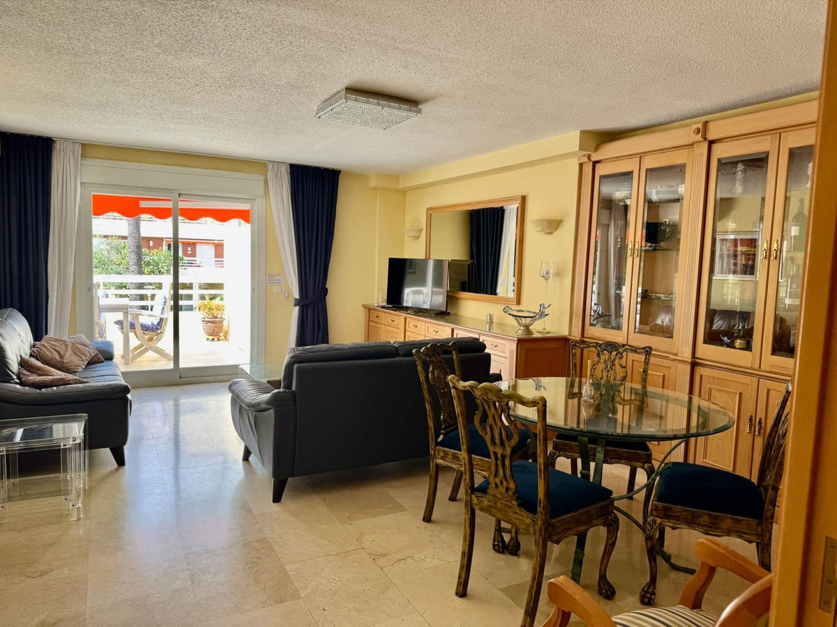 3 Bed Apartment for sale in Marbella Costa Del Sol, Málaga, Spain