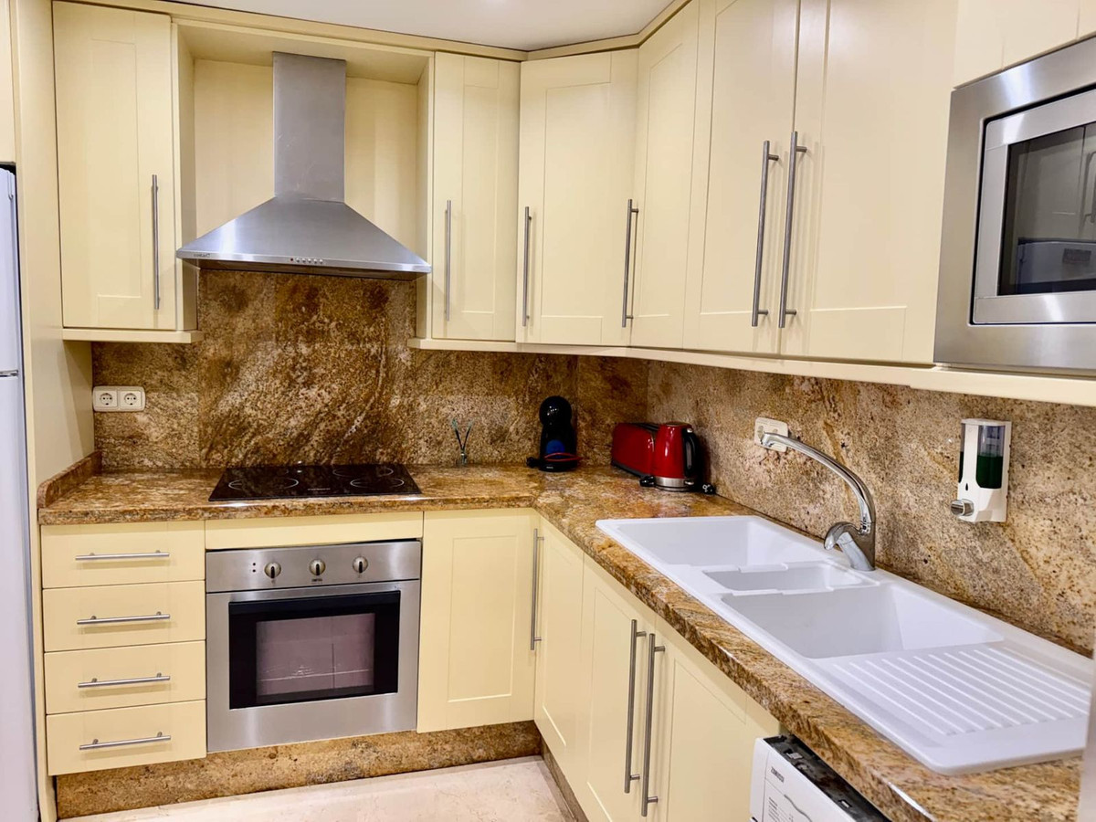 3 Bed Apartment for sale in Marbella Costa Del Sol, Málaga, Spain