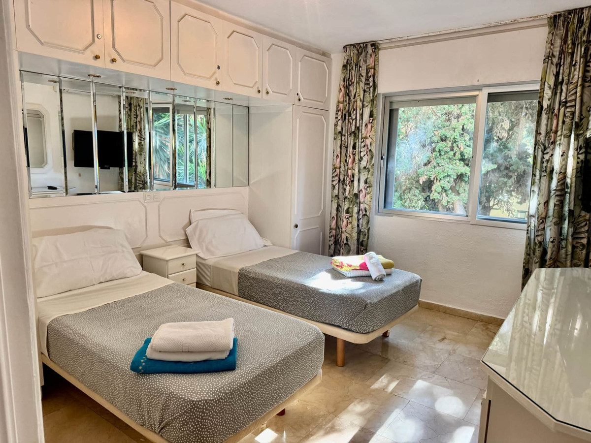 3 Bed Apartment for sale in Marbella Costa Del Sol, Málaga, Spain