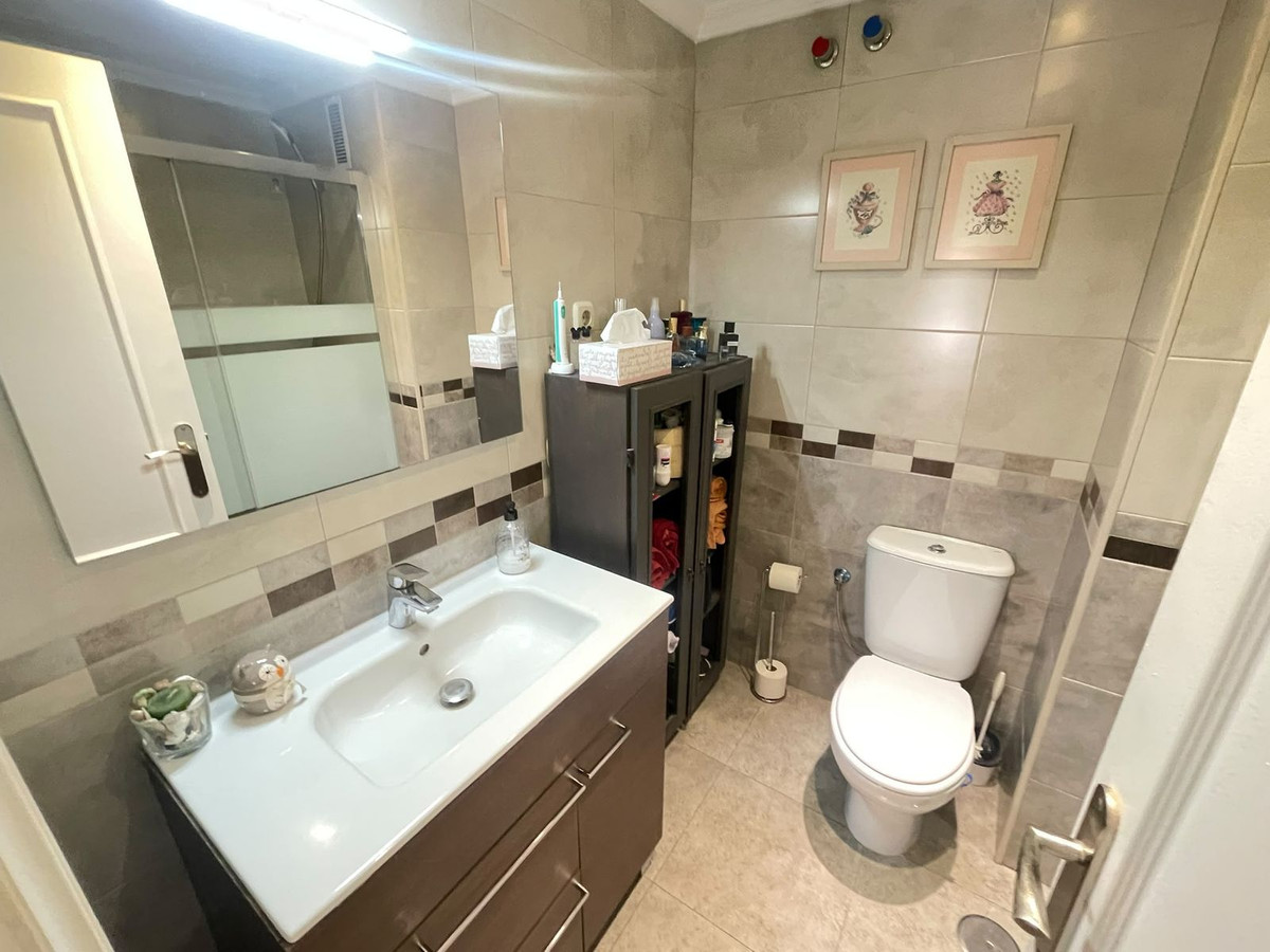 Se vende Apartamento en Planta Última de 3 dormitorios en Costa Del Sol, Málaga, España
