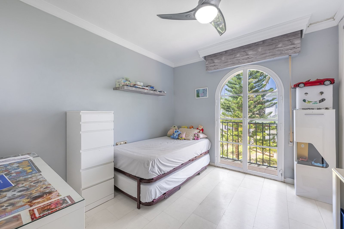 Se vende Pareada de 3 dormitorios en Costa Del Sol, Málaga, España