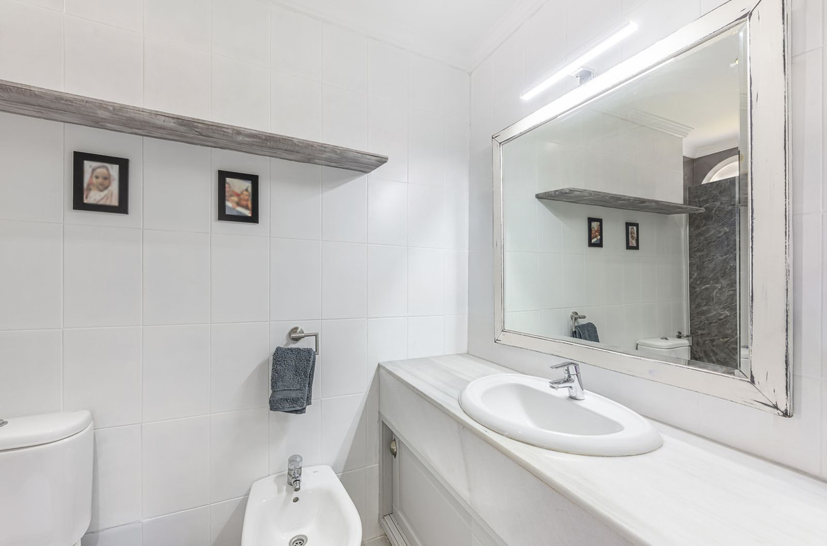 Se vende Pareada de 3 dormitorios en Costa Del Sol, Málaga, España