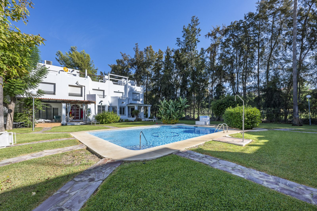 Se vende Pareada de 3 dormitorios en Costa Del Sol, Málaga, España