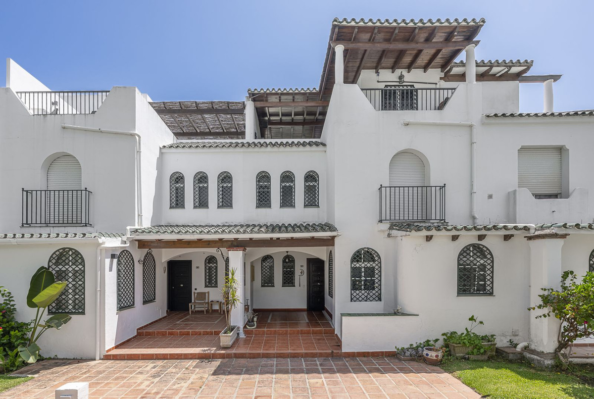 Se vende Pareada de 3 dormitorios en Costa Del Sol, Málaga, España