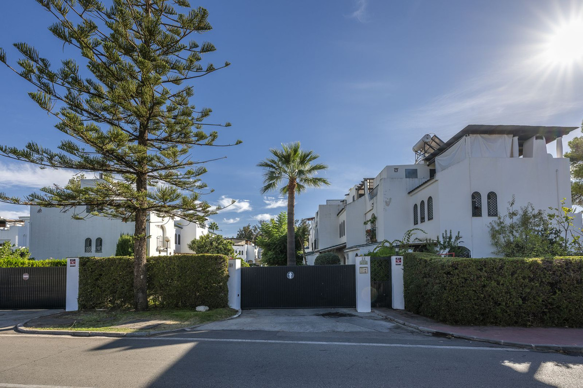 Se vende Pareada de 3 dormitorios en Costa Del Sol, Málaga, España