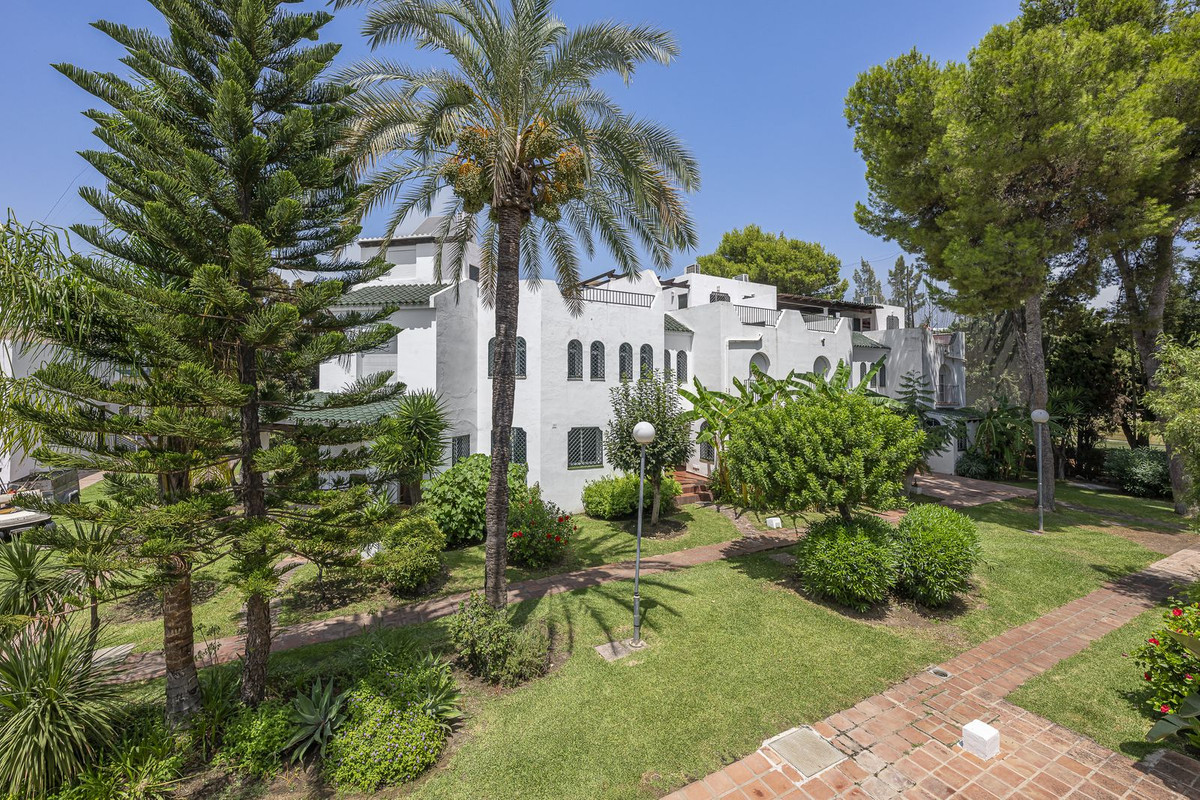 Se vende Pareada de 3 dormitorios en Costa Del Sol, Málaga, España