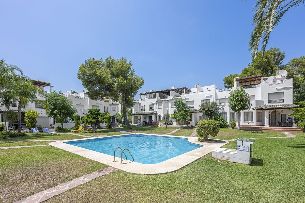 Se vende Pareada de 3 dormitorios en Costa Del Sol, Málaga, España