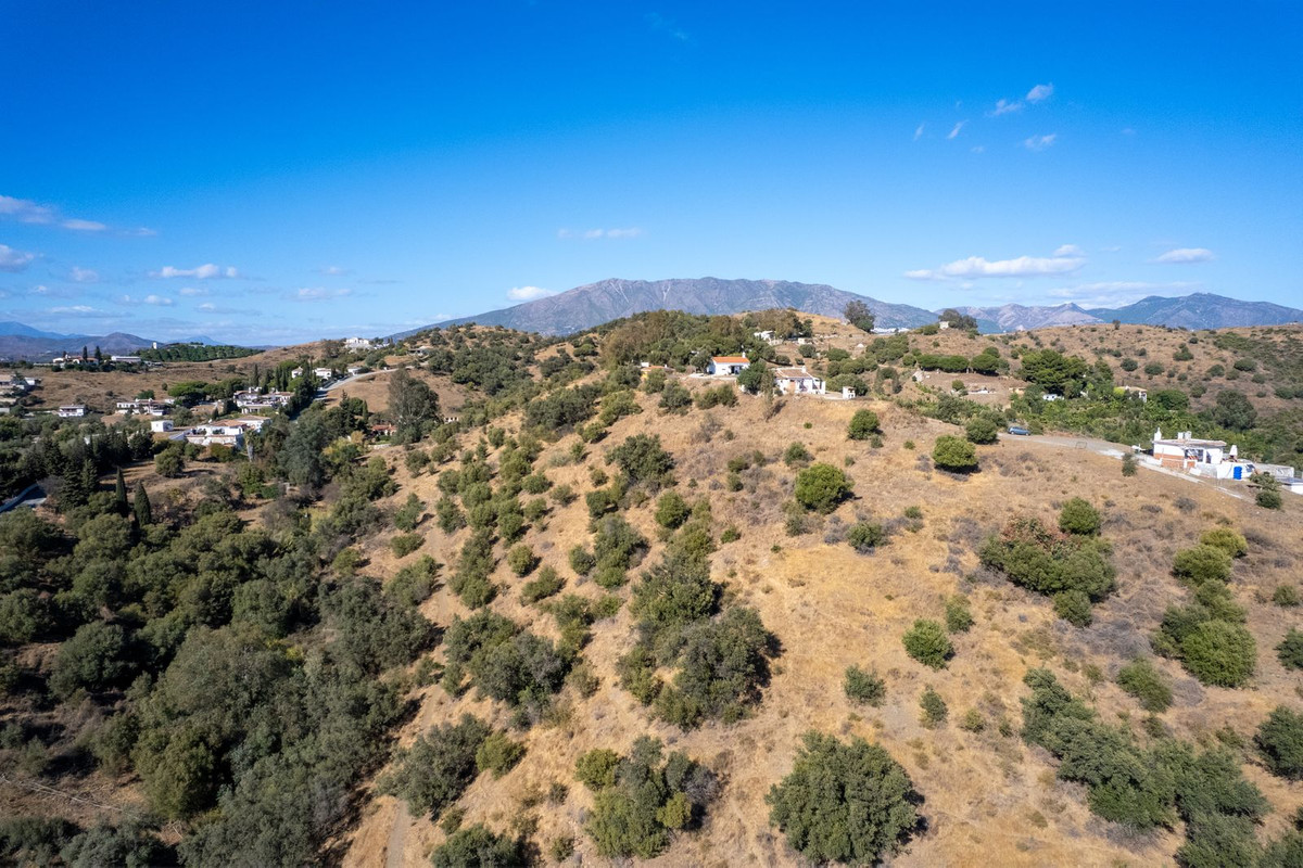Plots for sale in Cerros Del Aguila Costa Del Sol, Málaga, Spain