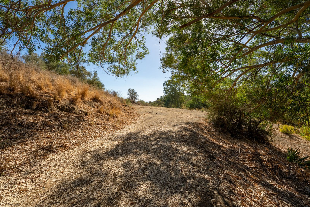 Plots for sale in Cerros Del Aguila Costa Del Sol, Málaga, Spain