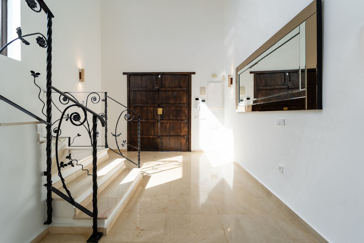5 Bed Townhouse for sale in El Rosario Costa Del Sol, Málaga, Spain