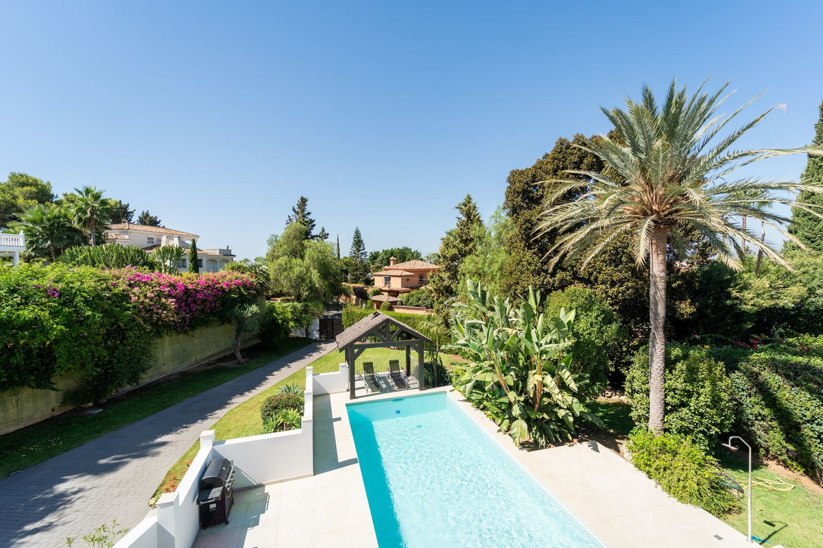 5 Bed Townhouse for sale in El Rosario Costa Del Sol, Málaga, Spain