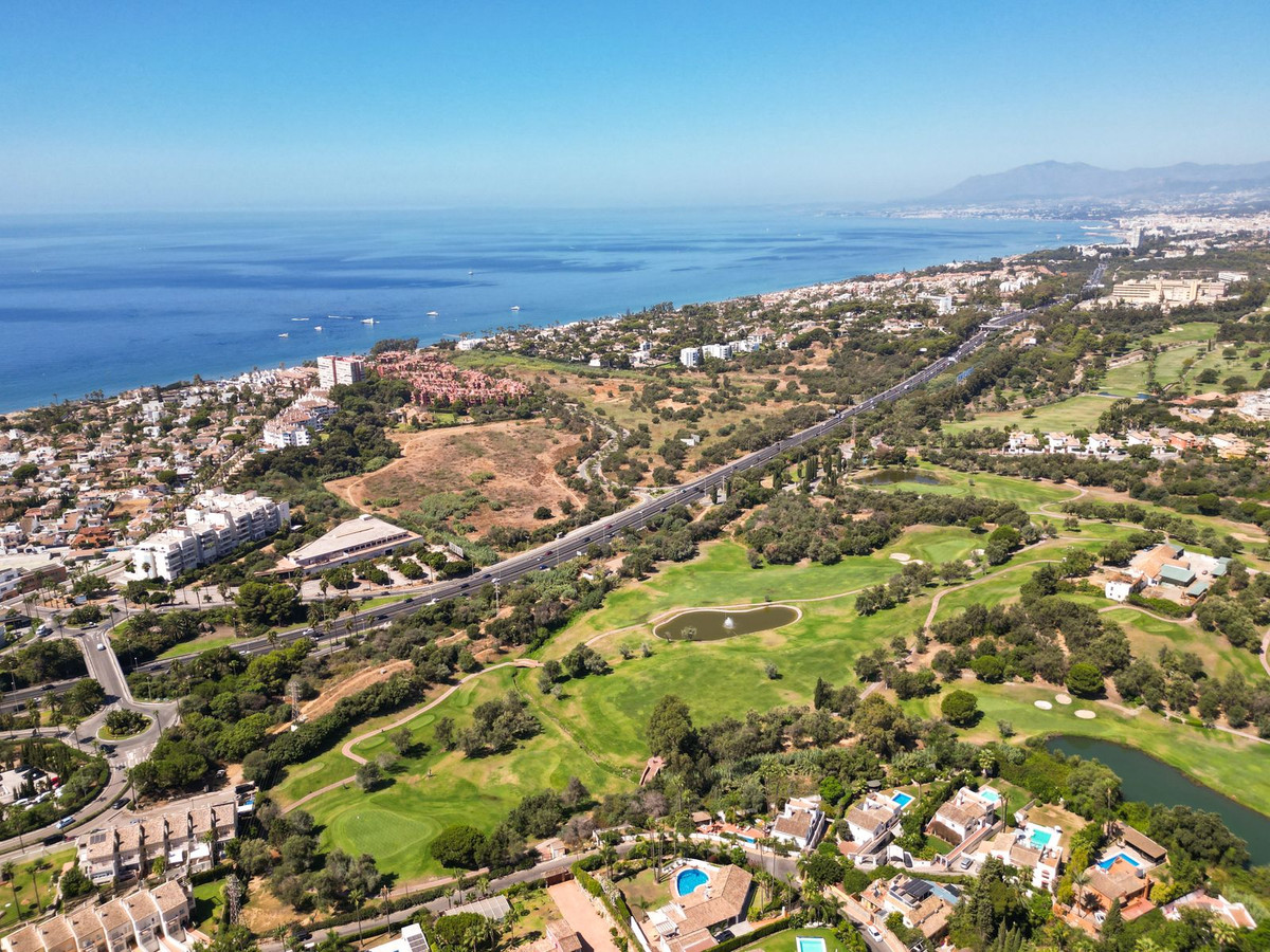 5 Bed Townhouse for sale in El Rosario Costa Del Sol, Málaga, Spain