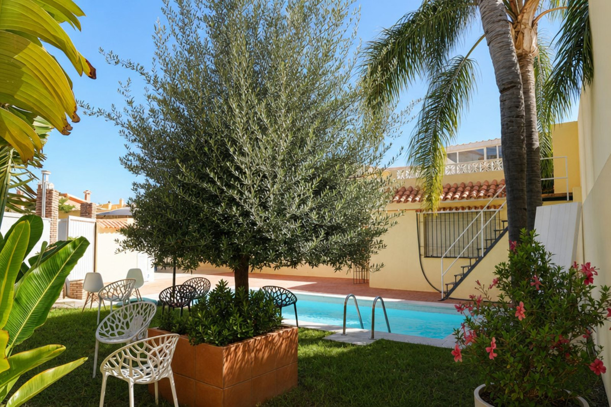 5 Bed Townhouse for sale in Marbella Costa Del Sol, Málaga, Spain