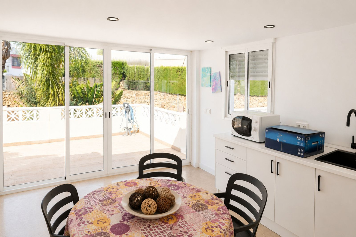 5 Bed Townhouse for sale in Marbella Costa Del Sol, Málaga, Spain