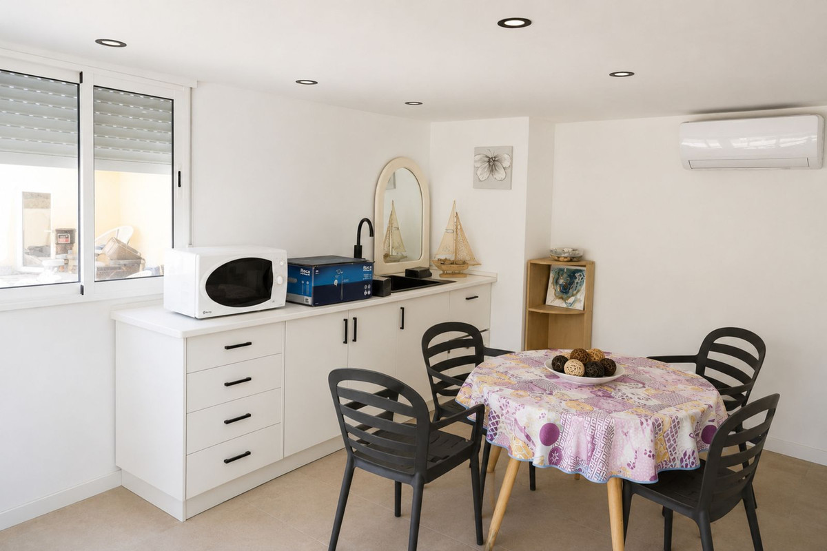 5 Bed Townhouse for sale in Marbella Costa Del Sol, Málaga, Spain