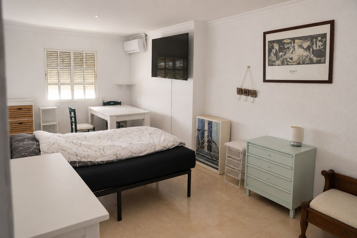 5 Bed Townhouse for sale in Marbella Costa Del Sol, Málaga, Spain