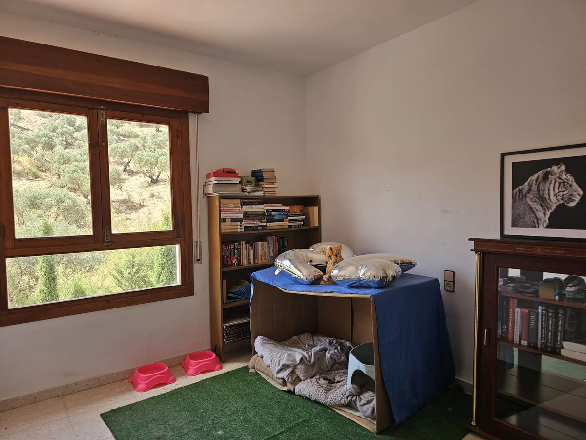 8 Bed Townhouse for sale in Antequera Costa Del Sol, Málaga, Spain