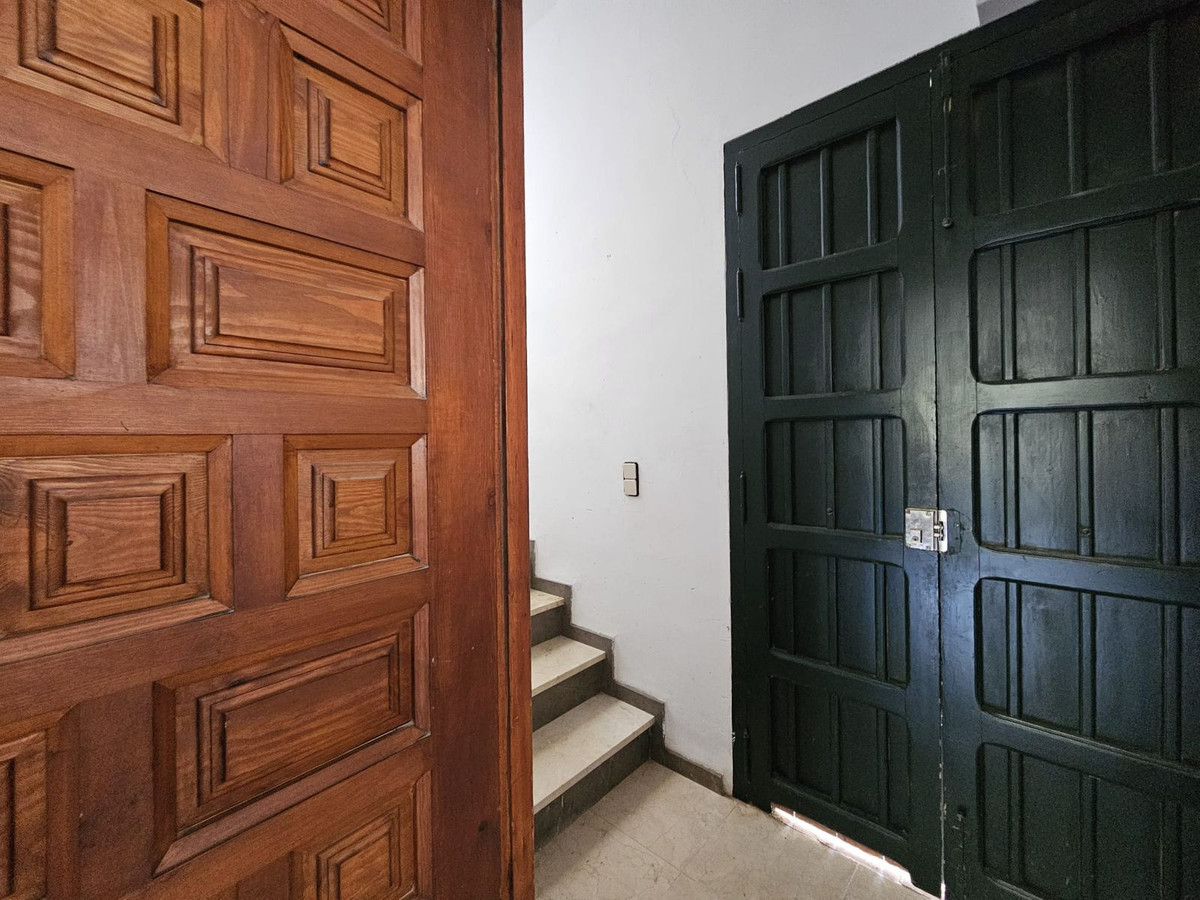 8 Bed Townhouse for sale in Antequera Costa Del Sol, Málaga, Spain