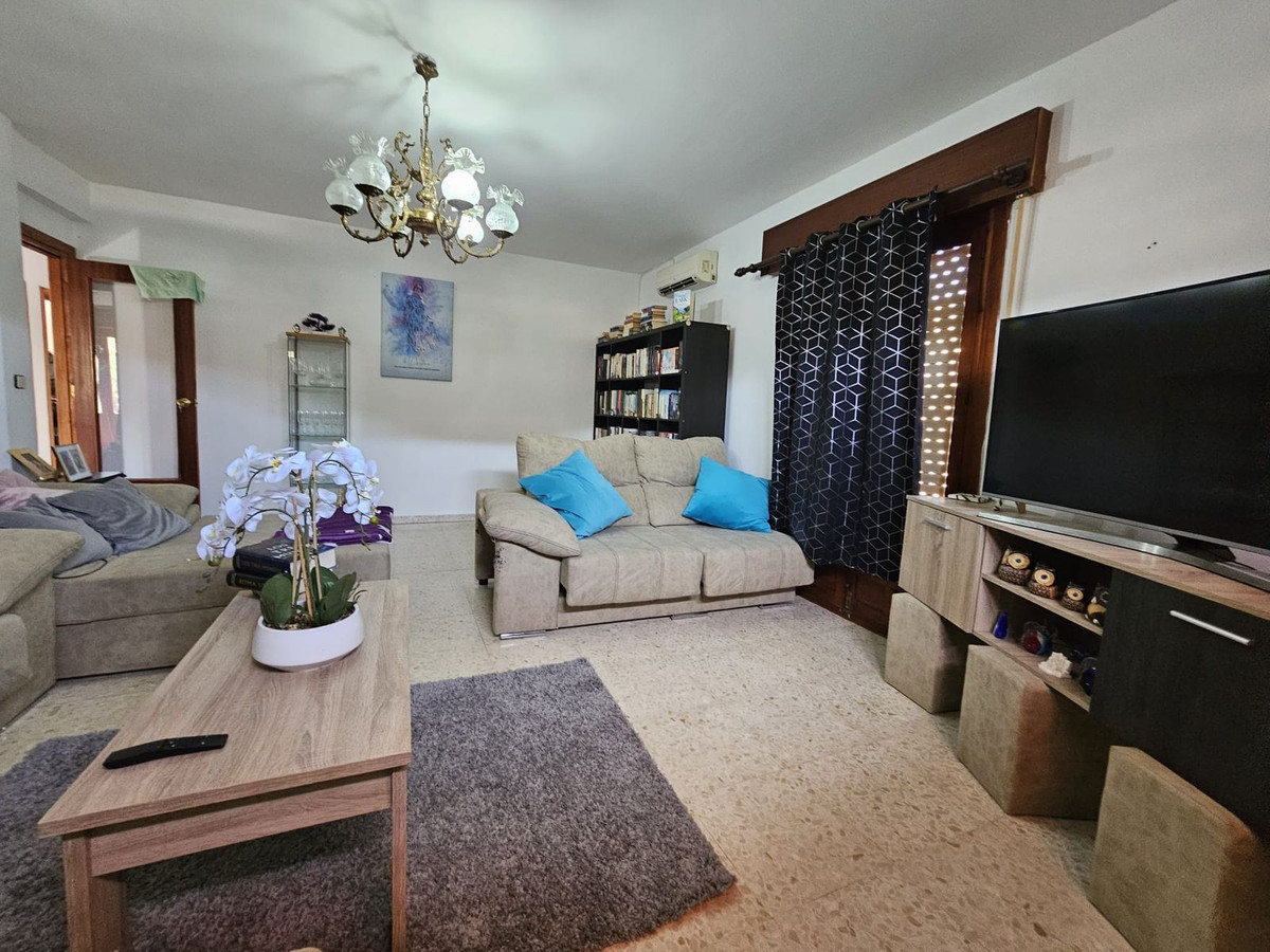 8 Bed Townhouse for sale in Antequera Costa Del Sol, Málaga, Spain