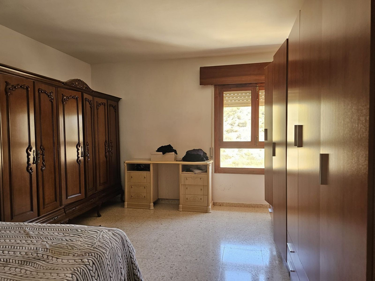 8 Bed Townhouse for sale in Antequera Costa Del Sol, Málaga, Spain