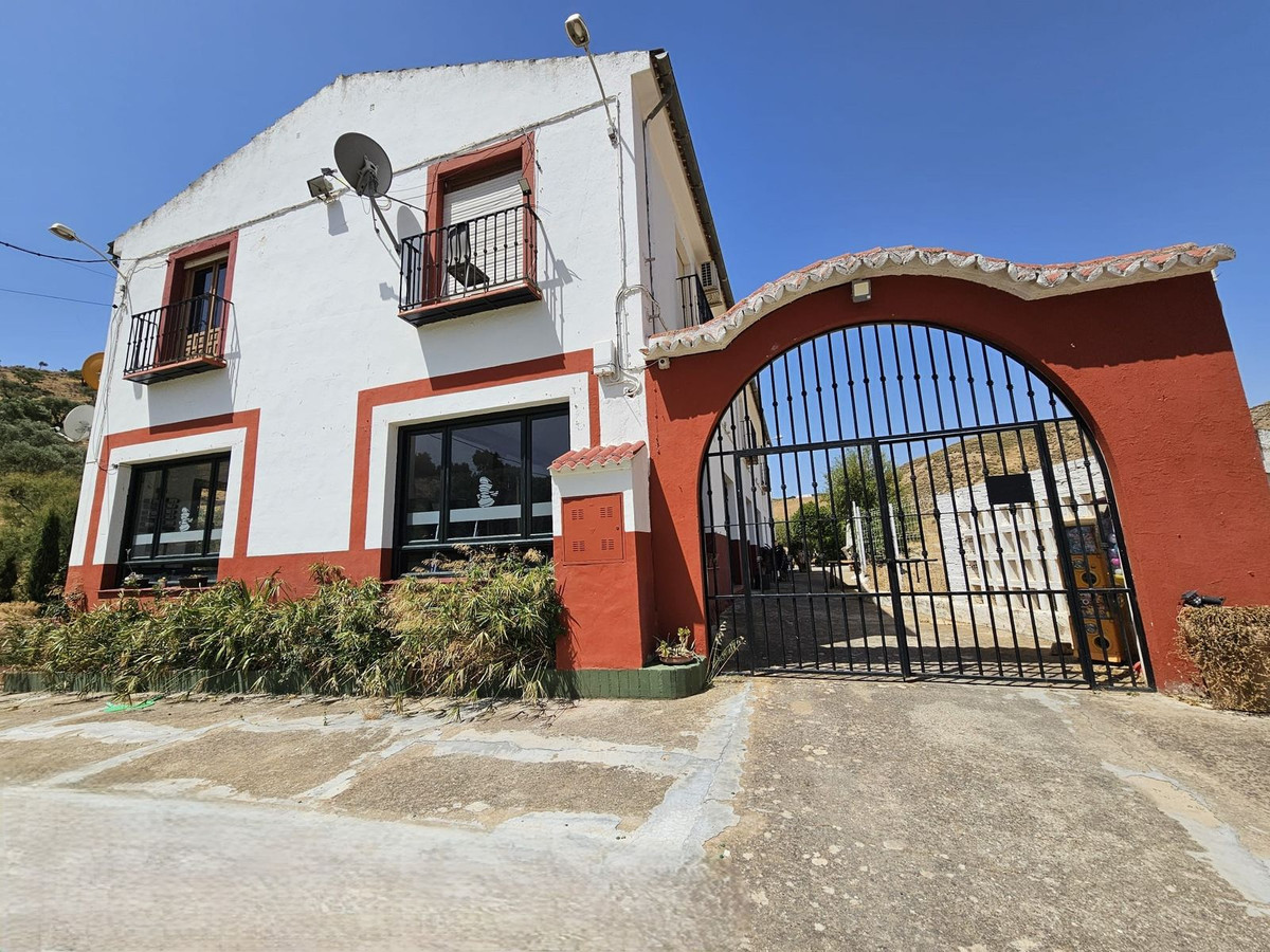 8 Bed Townhouse for sale in Antequera Costa Del Sol, Málaga, Spain