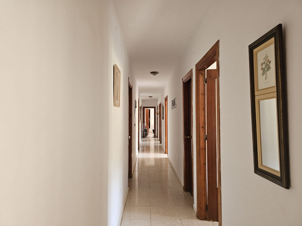 8 Bed Townhouse for sale in Antequera Costa Del Sol, Málaga, Spain
